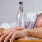 Cómo identificar 9 rasgos del comportamiento alcohólico