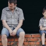 Cuando un hijo no quiere saber nada de su padre: Entendiendo el maltrato familiar y sus implicaciones legales